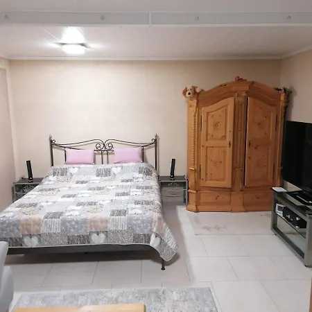 Curly Apartment *