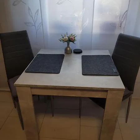 Curly Apartment